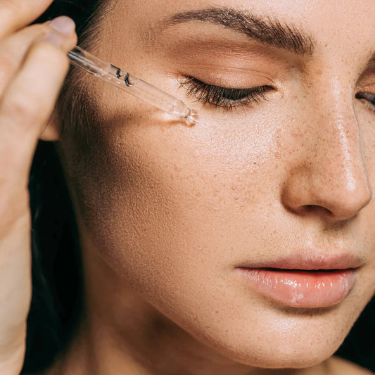 Serum Stars: The Best Serums for Glowing Winter Skin